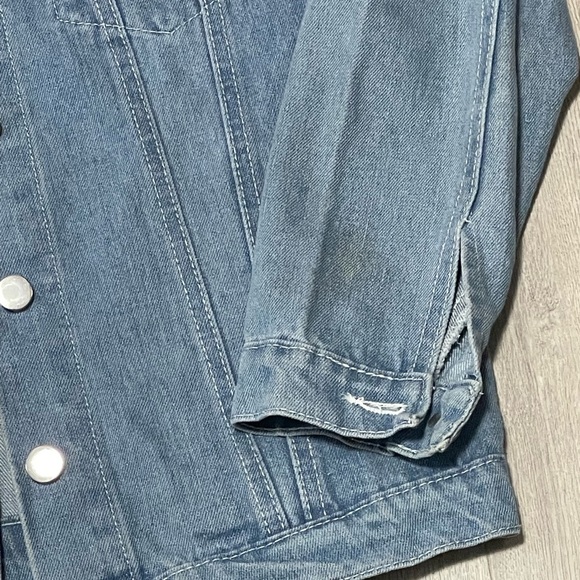 Aieryiyi Distressee Denim Jacket with Patches - Picture 5 of 8